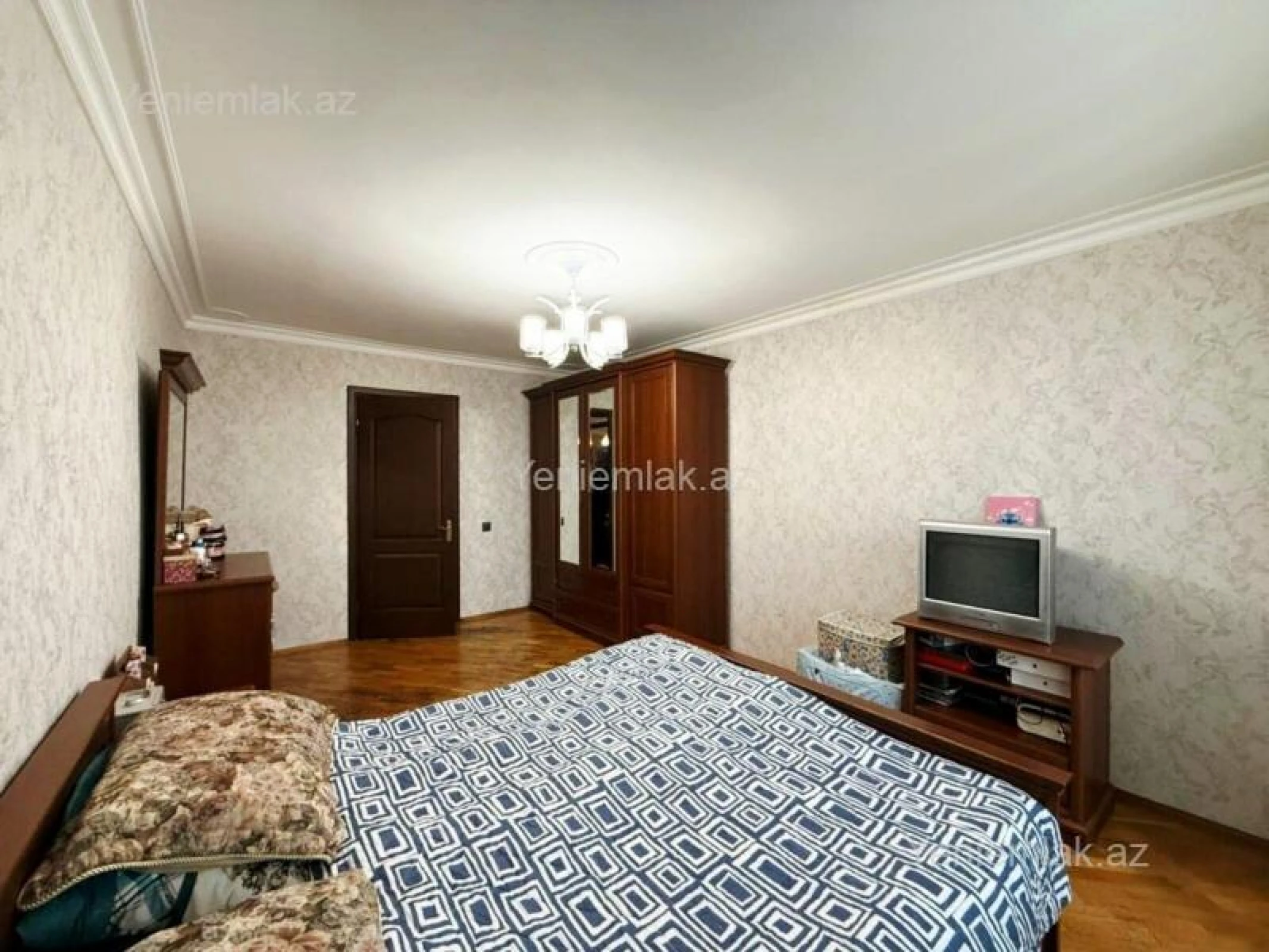 Satılır 3 otaqlı köhnə tikili 80 m²