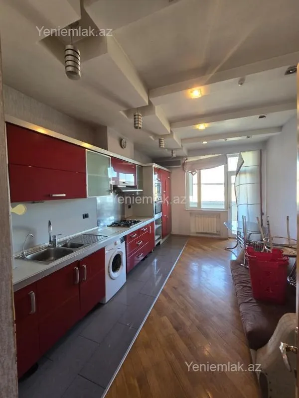 Satılır 3 otaqlı yeni tikili 145 m²
