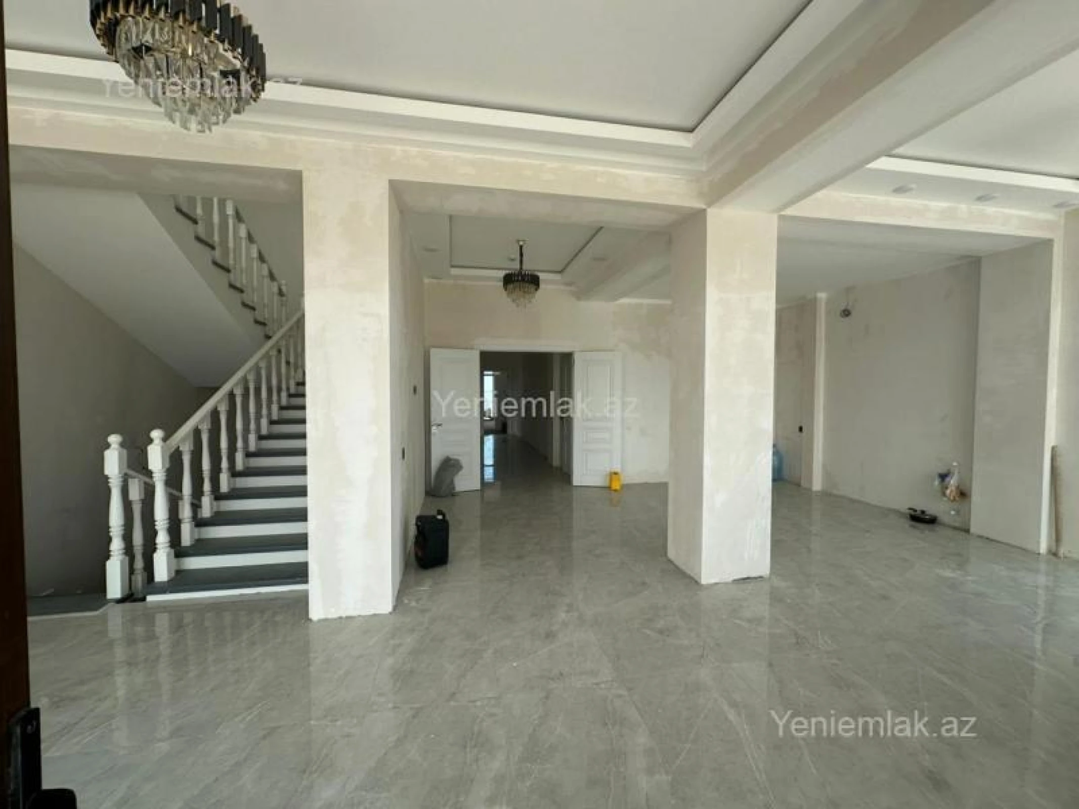 Satılır 8 otaqlı obyekt 550 m²
