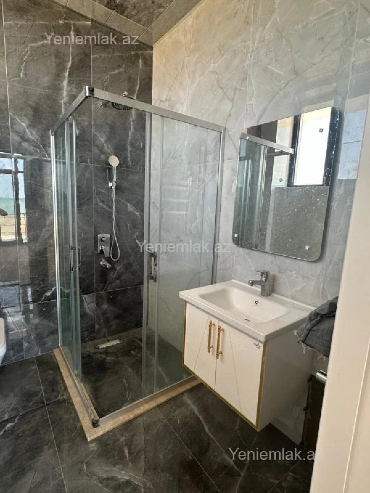Satılır 8 otaqlı obyekt 550 m²