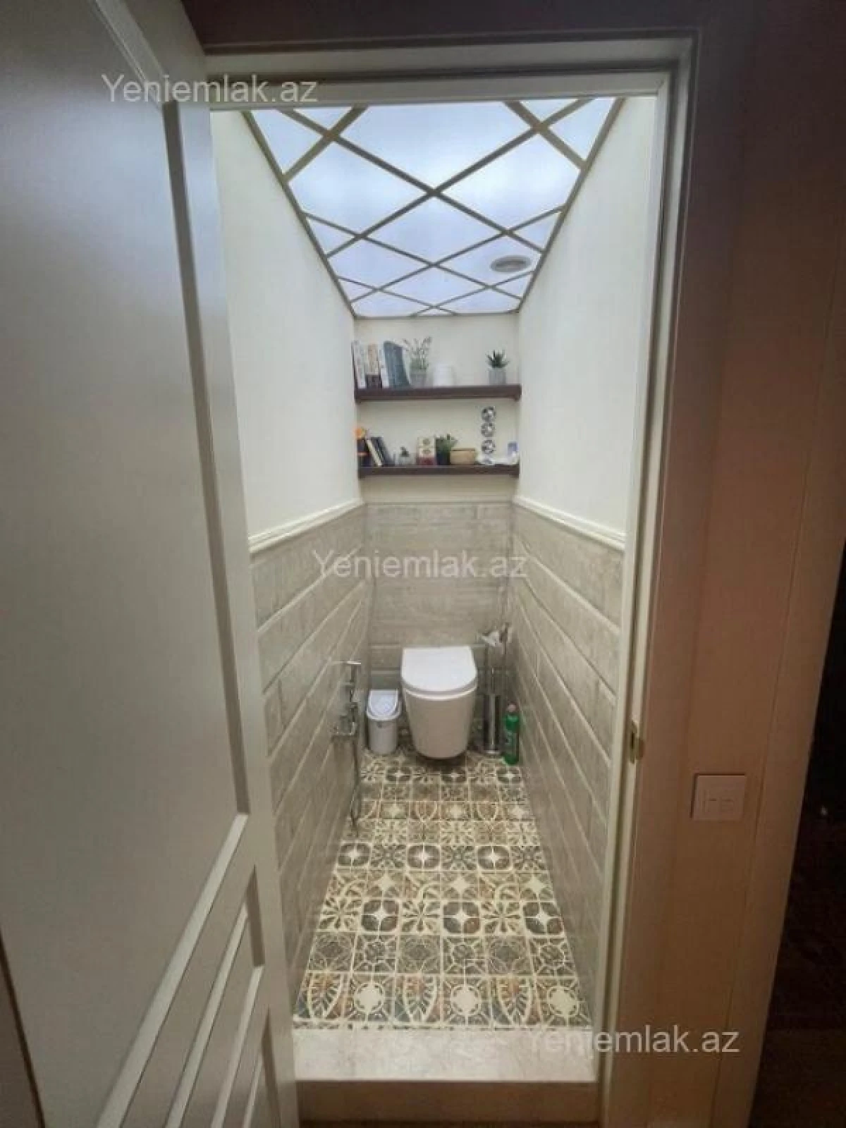 Satılır 3 otaqlı köhnə tikili 75 m²