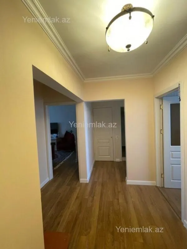 Satılır 3 otaqlı köhnə tikili 75 m²