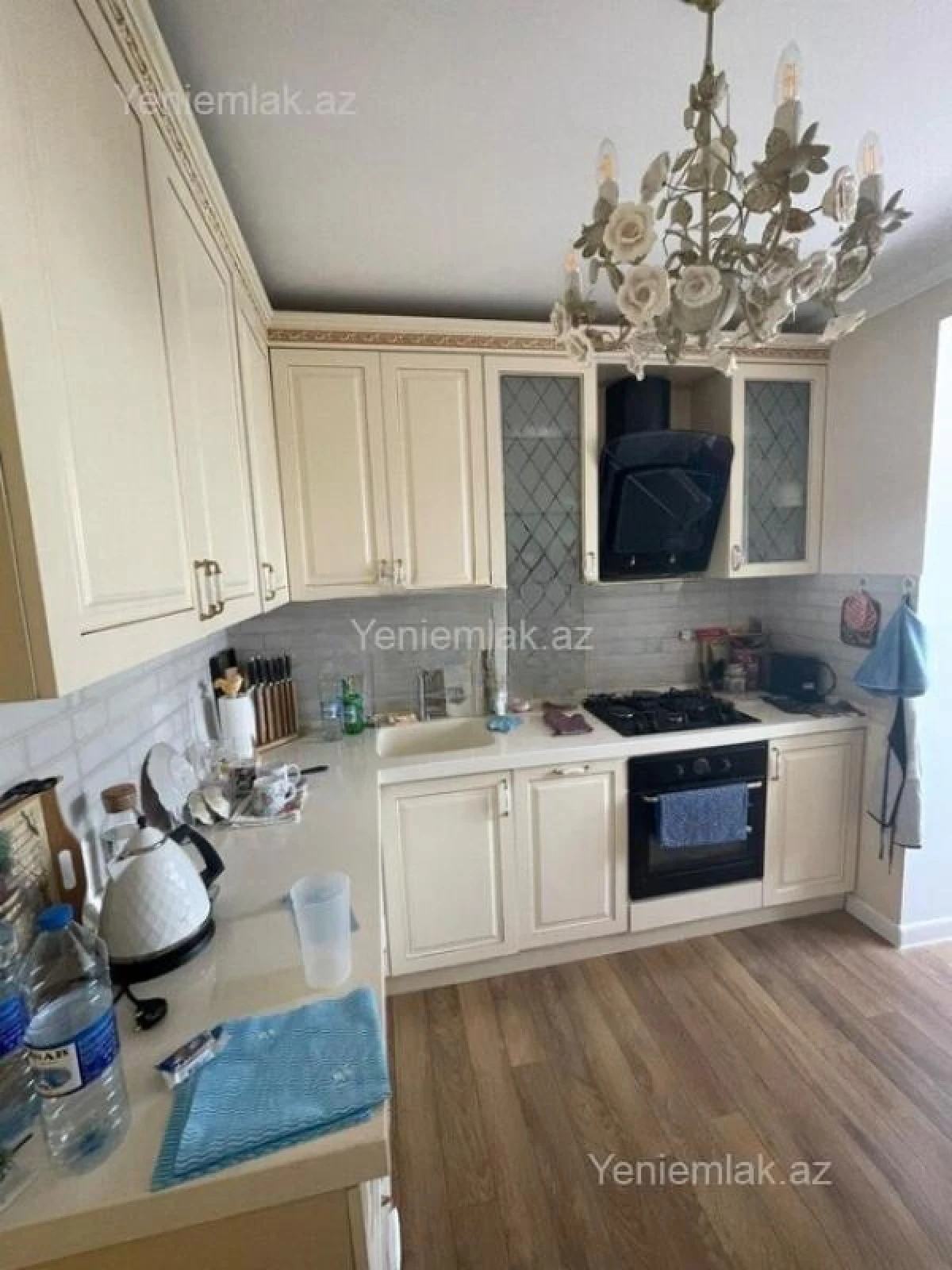 Satılır 3 otaqlı köhnə tikili 75 m²