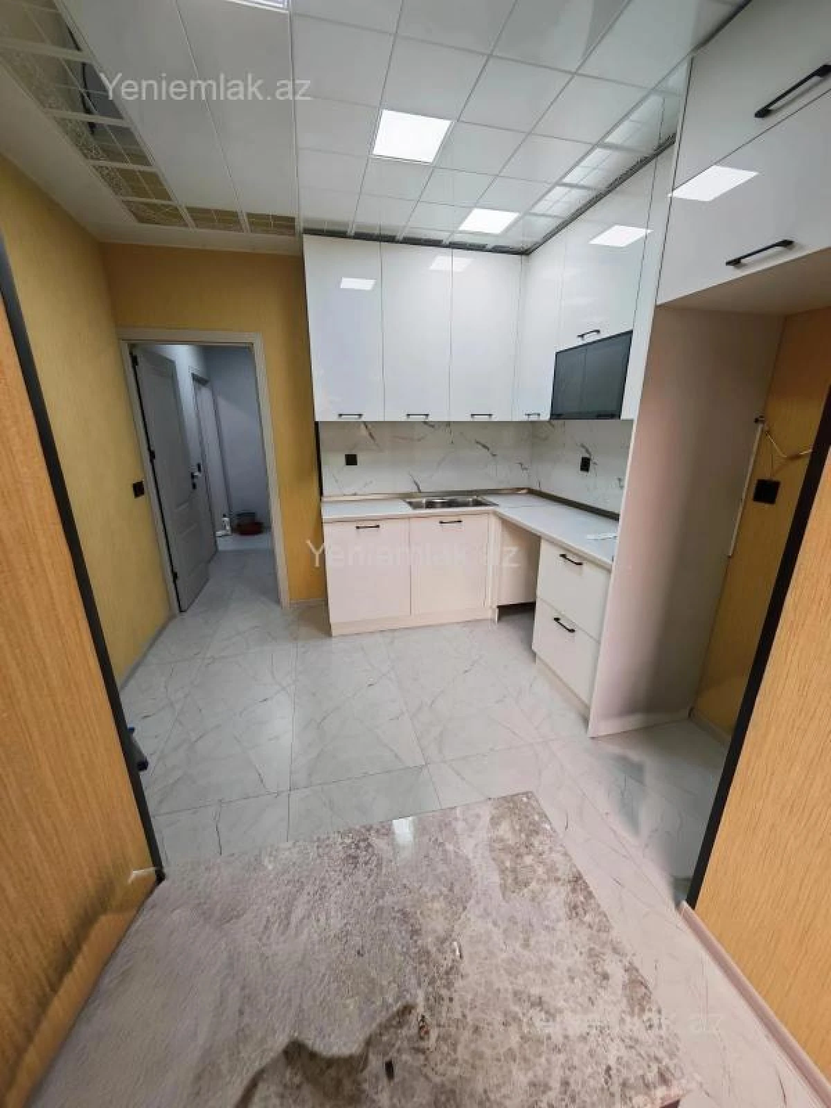 Satılır 3 otaqlı köhnə tikili 80 m²