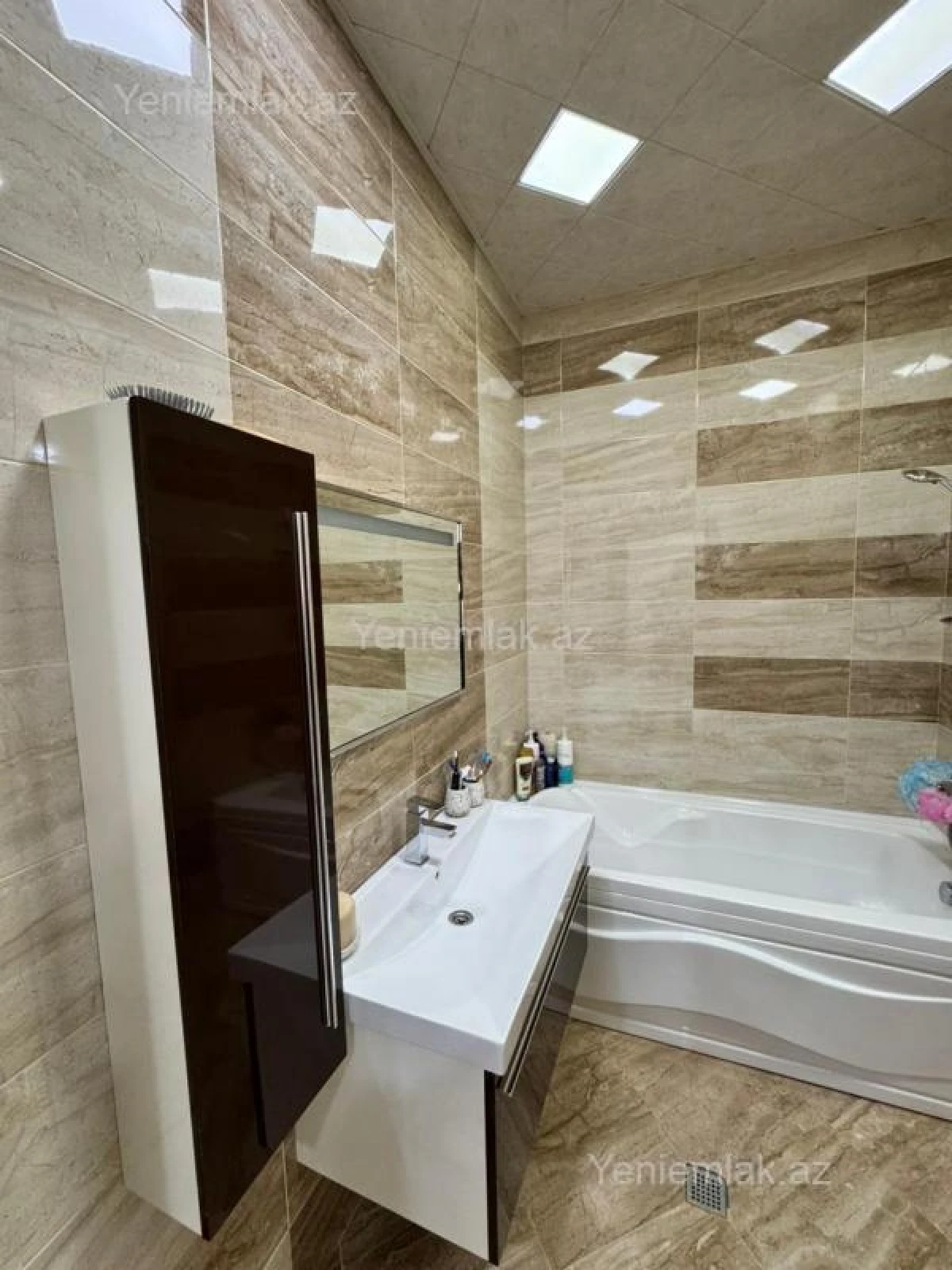 Satılır 3 otaqlı yeni tikili 108 m²