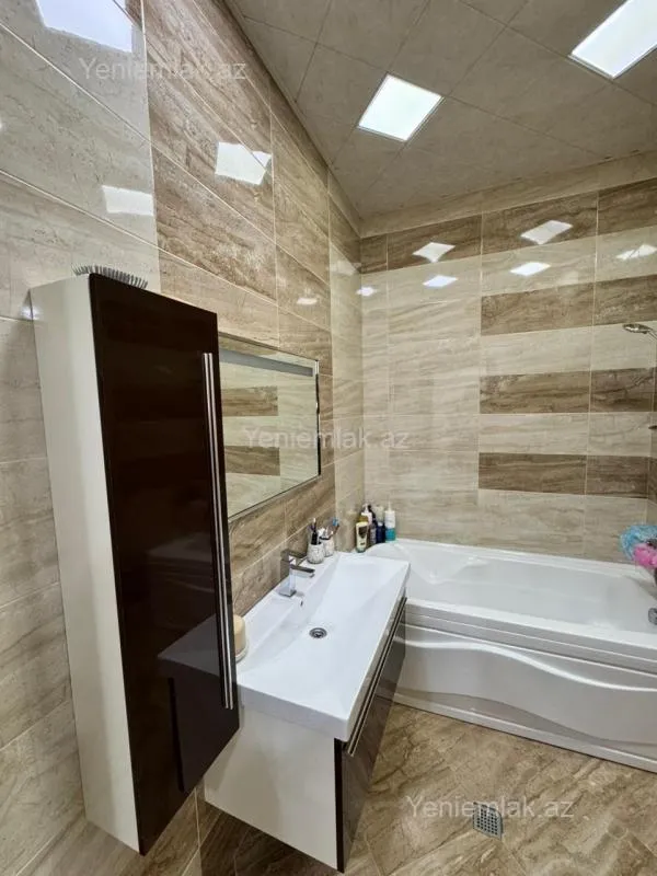 Satılır 3 otaqlı yeni tikili 108 m²