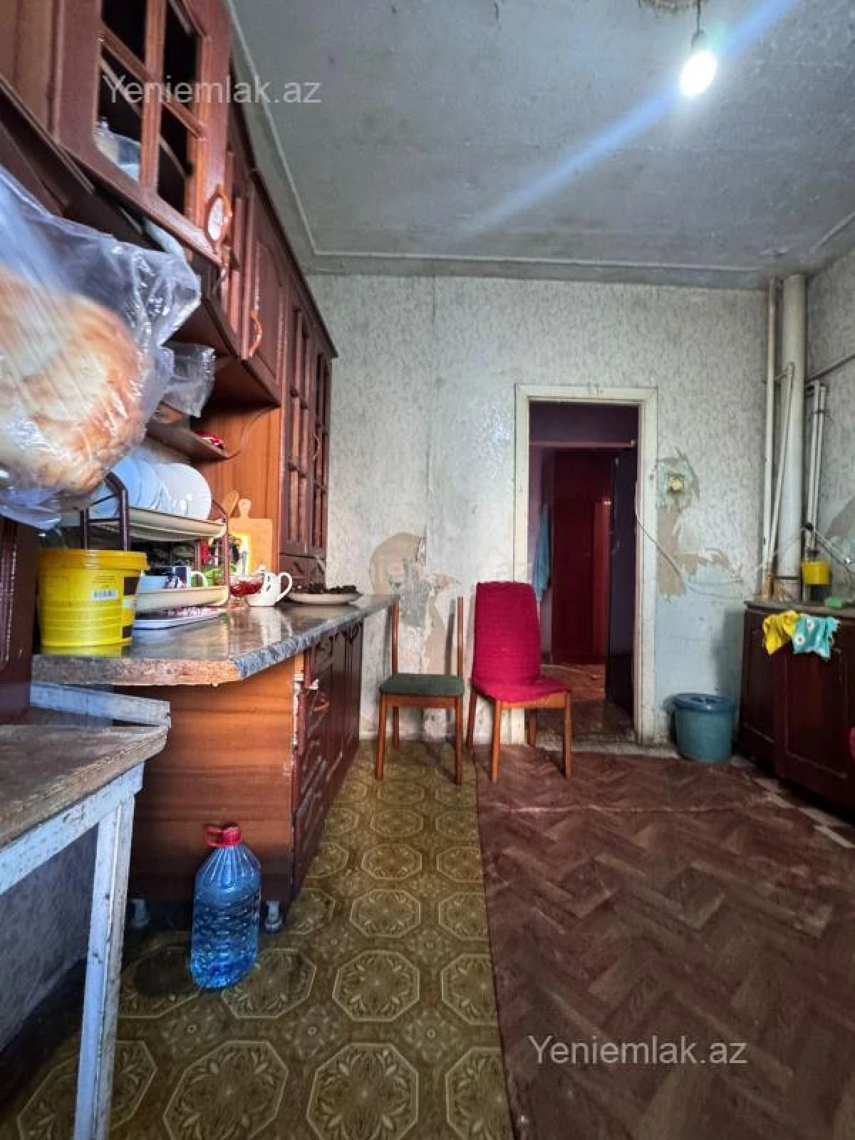 Satılır 5 otaqlı köhnə tikili 100 m²