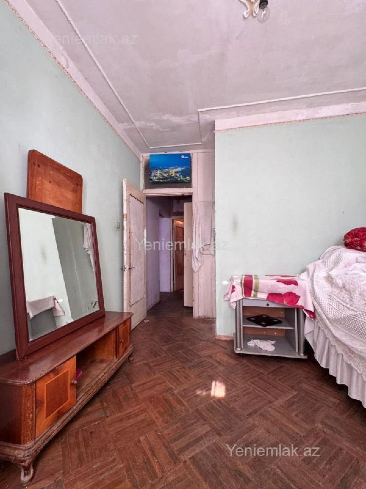 Satılır 5 otaqlı köhnə tikili 100 m²