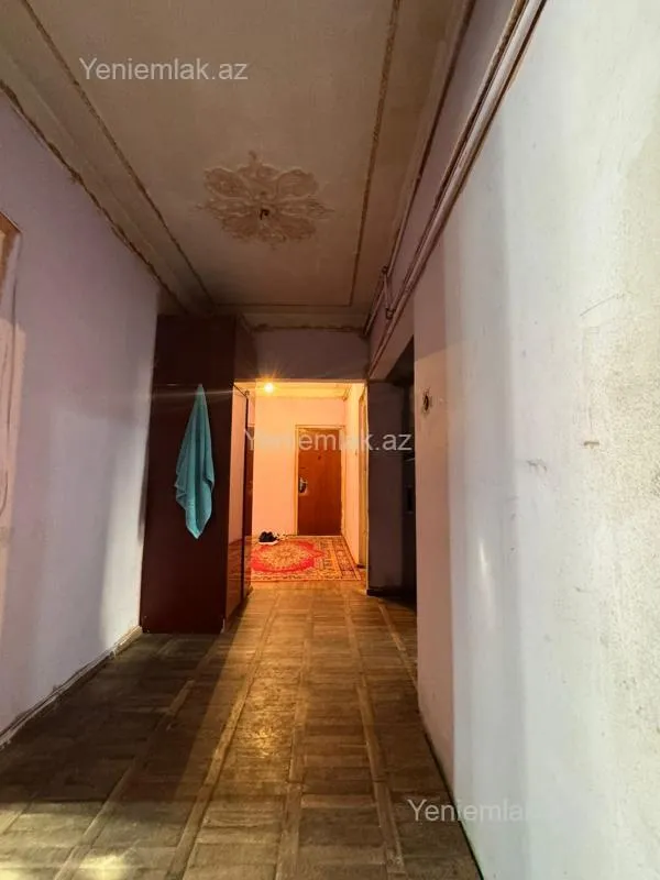 Satılır 5 otaqlı köhnə tikili 100 m²