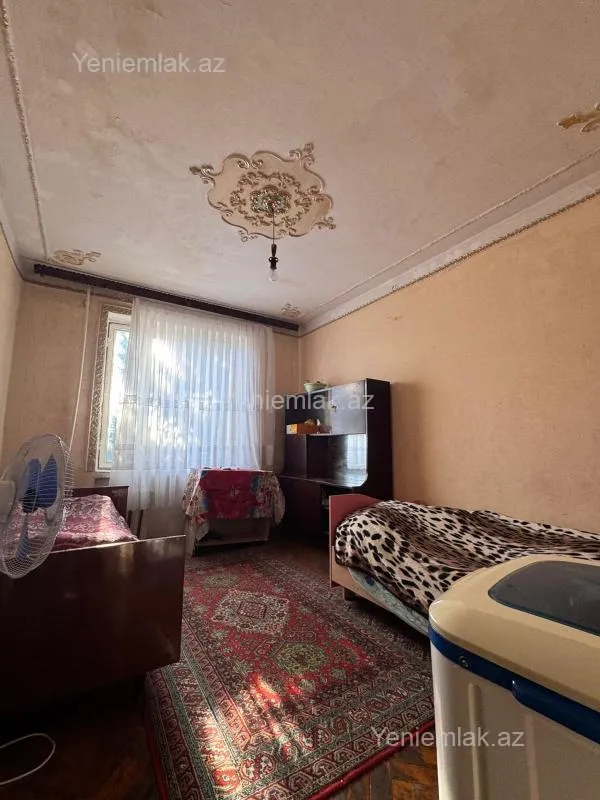 Satılır 5 otaqlı köhnə tikili 100 m²