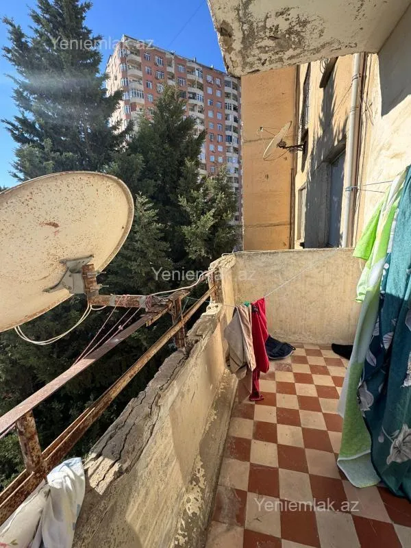 Satılır 5 otaqlı köhnə tikili 100 m²