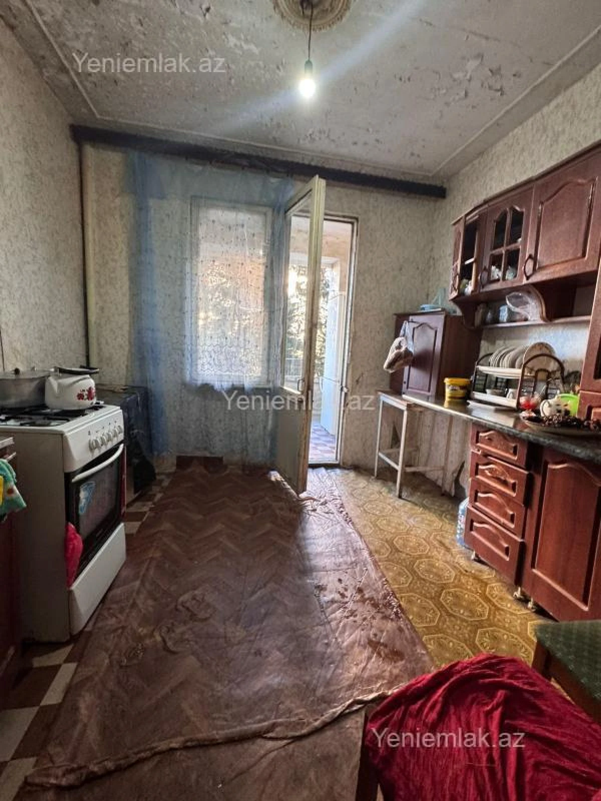 Satılır 5 otaqlı köhnə tikili 100 m²