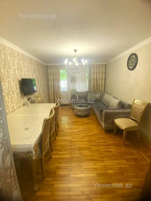 Satılır 3 otaqlı köhnə tikili 90 m²