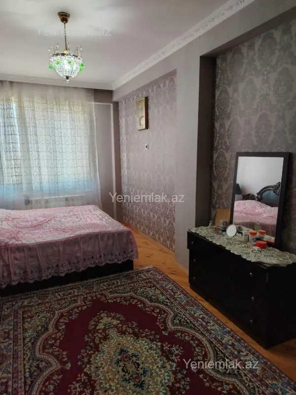 Satılır 3 otaqlı köhnə tikili 80 m²