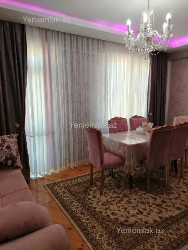 Satılır 3 otaqlı köhnə tikili 80 m²