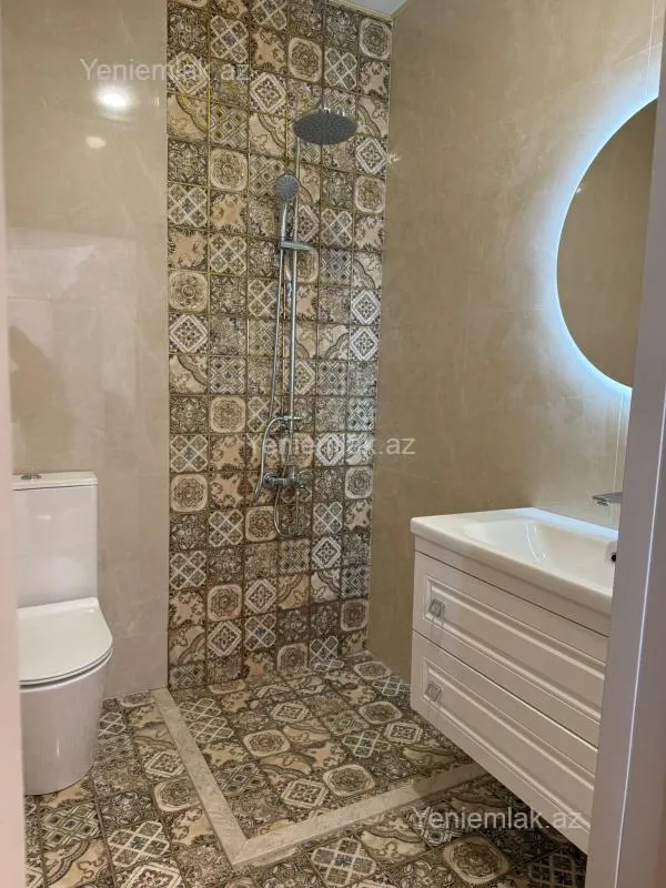 Satılır 5 otaqlı həyət evi 220 m²