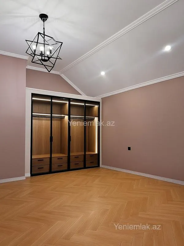Satılır 5 otaqlı həyət evi 220 m²