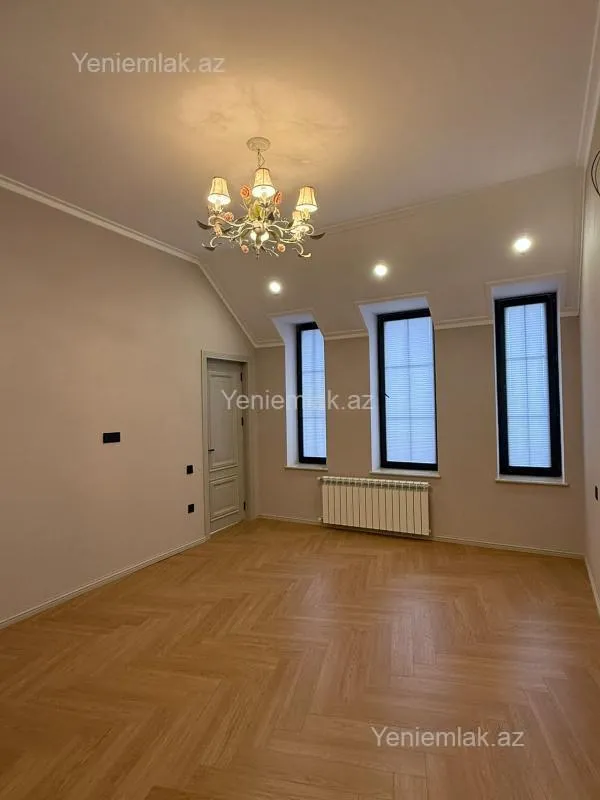 Satılır 5 otaqlı həyət evi 220 m²