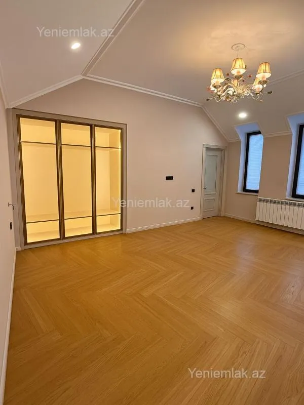 Satılır 5 otaqlı həyət evi 220 m²