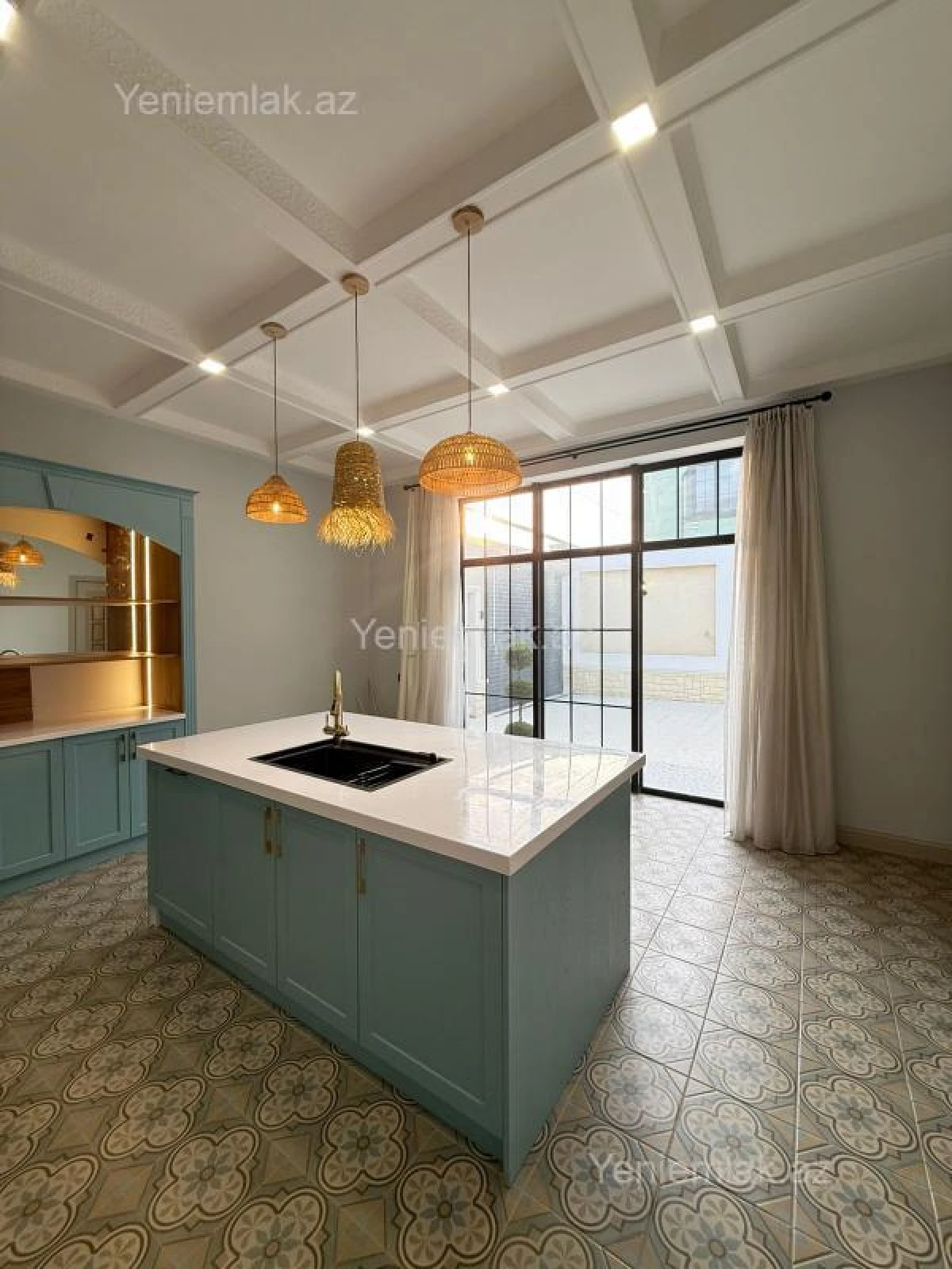 Satılır 5 otaqlı həyət evi 220 m²