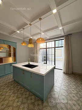 Satılır 5 otaqlı həyət evi 220 m²