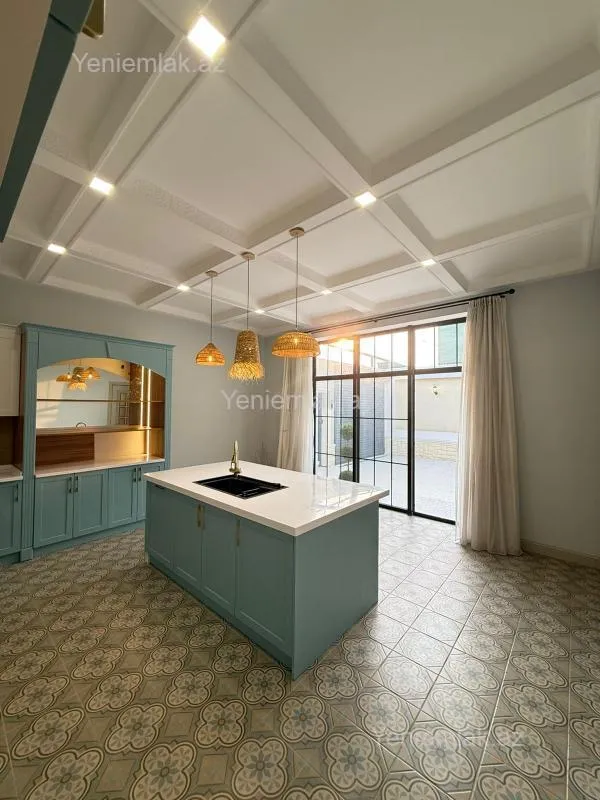 Satılır 5 otaqlı həyət evi 220 m²