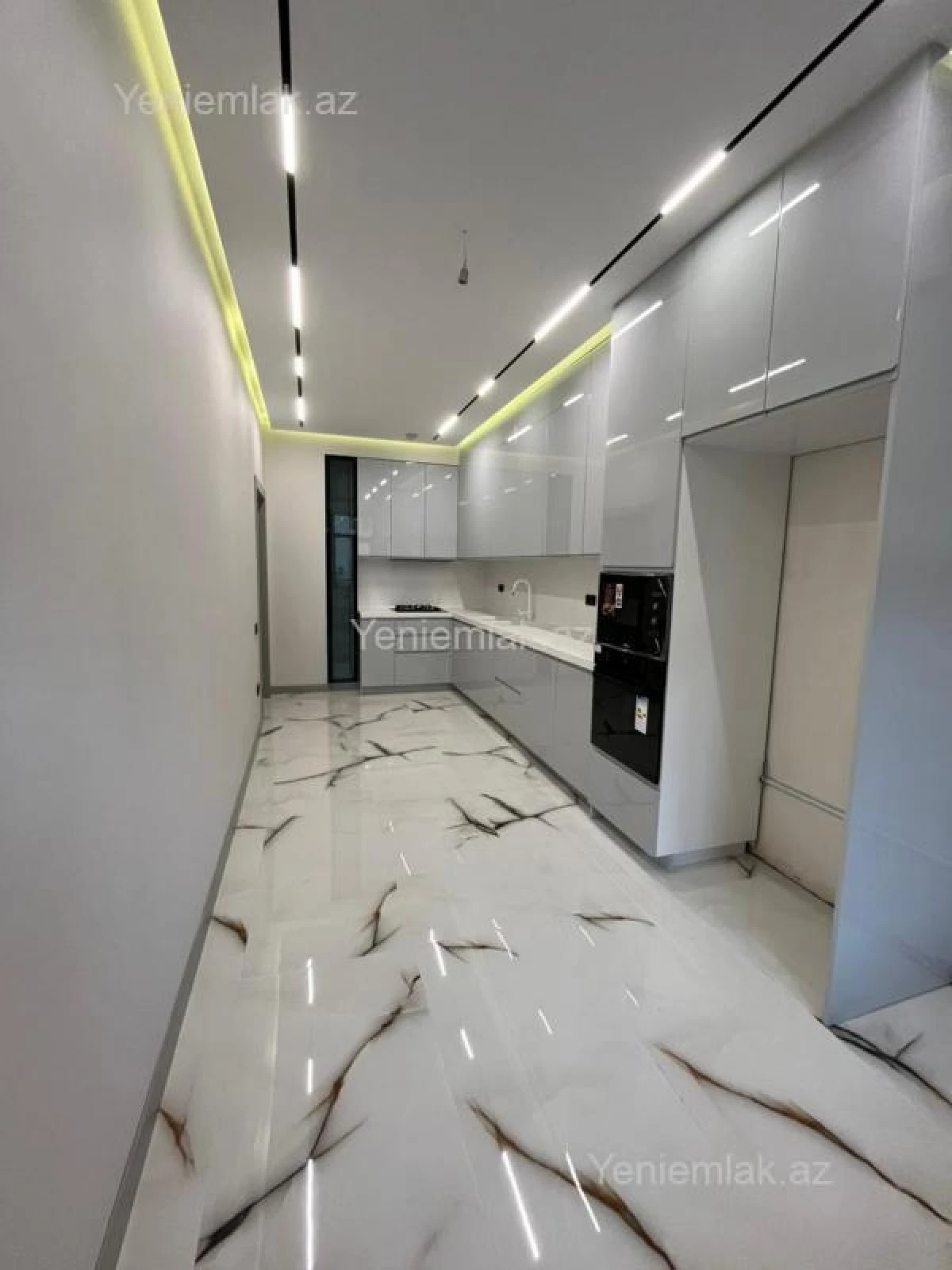 Satılır 2 otaqlı yeni tikili 97 m²