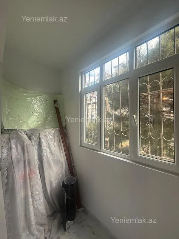 Satılır 3 otaqlı köhnə tikili 80 m²