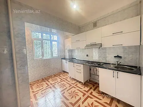 Satılır 3 otaqlı köhnə tikili 80 m²