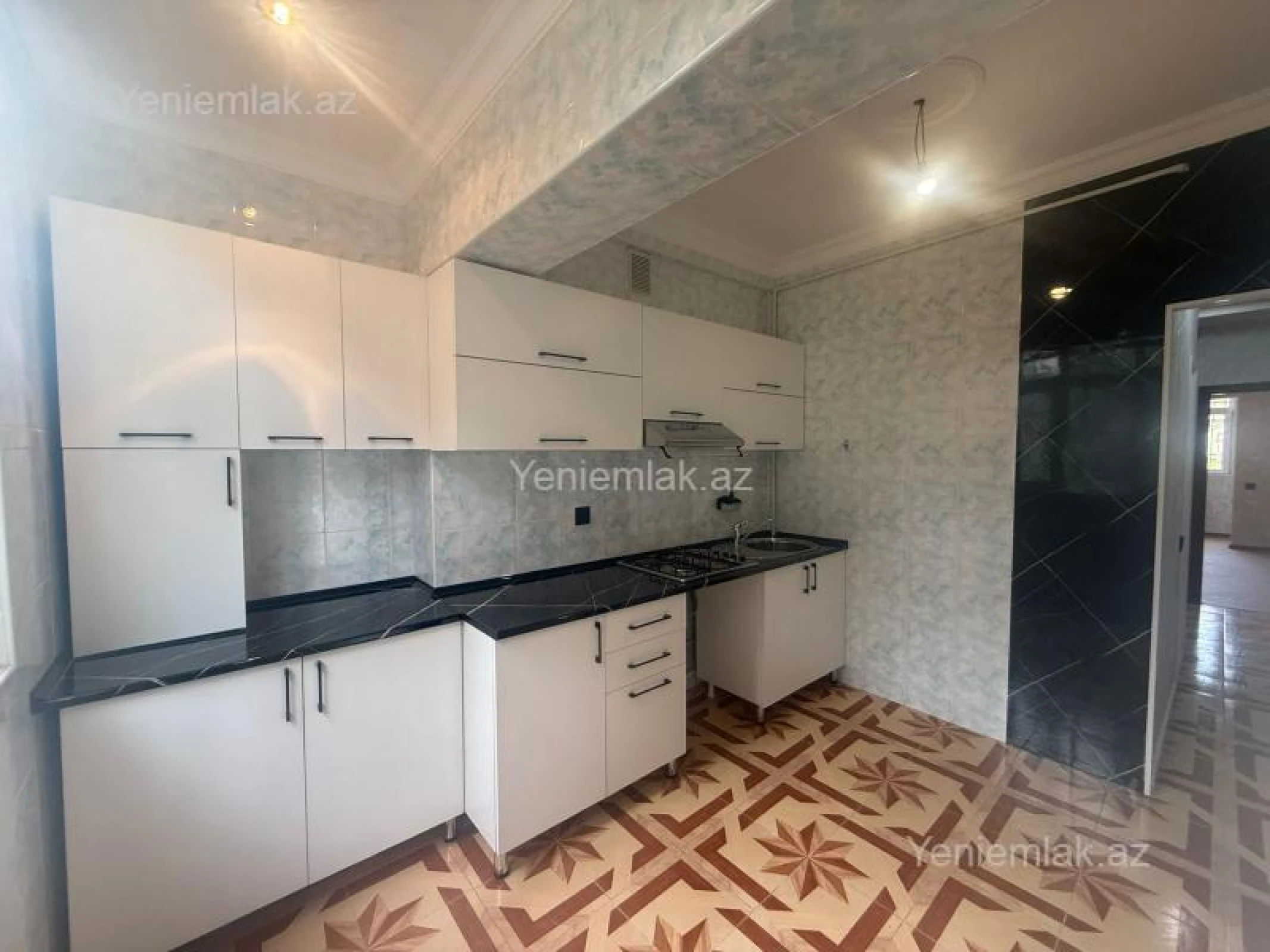 Satılır 3 otaqlı köhnə tikili 80 m²