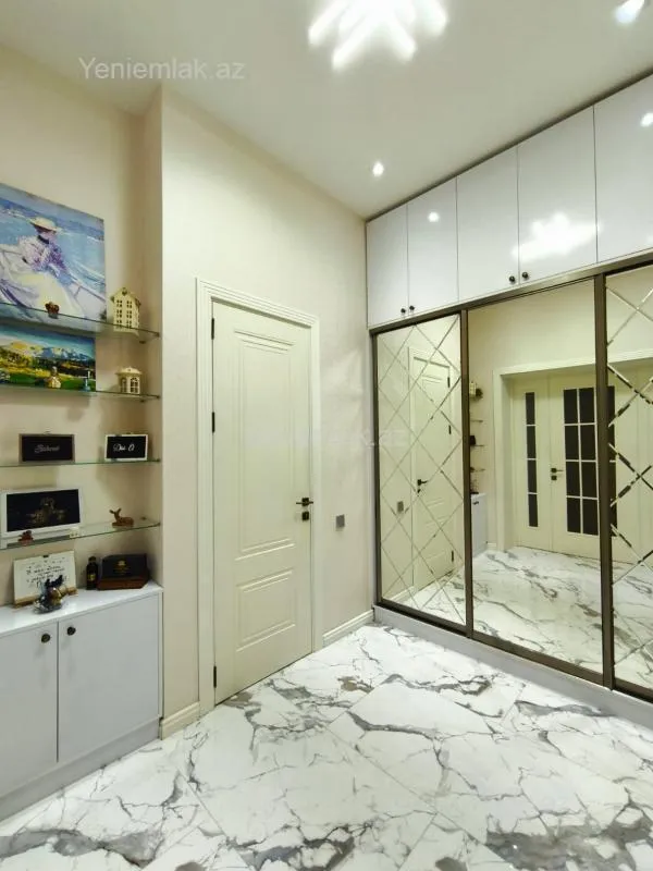 Satılır 3 otaqlı yeni tikili 100 m²