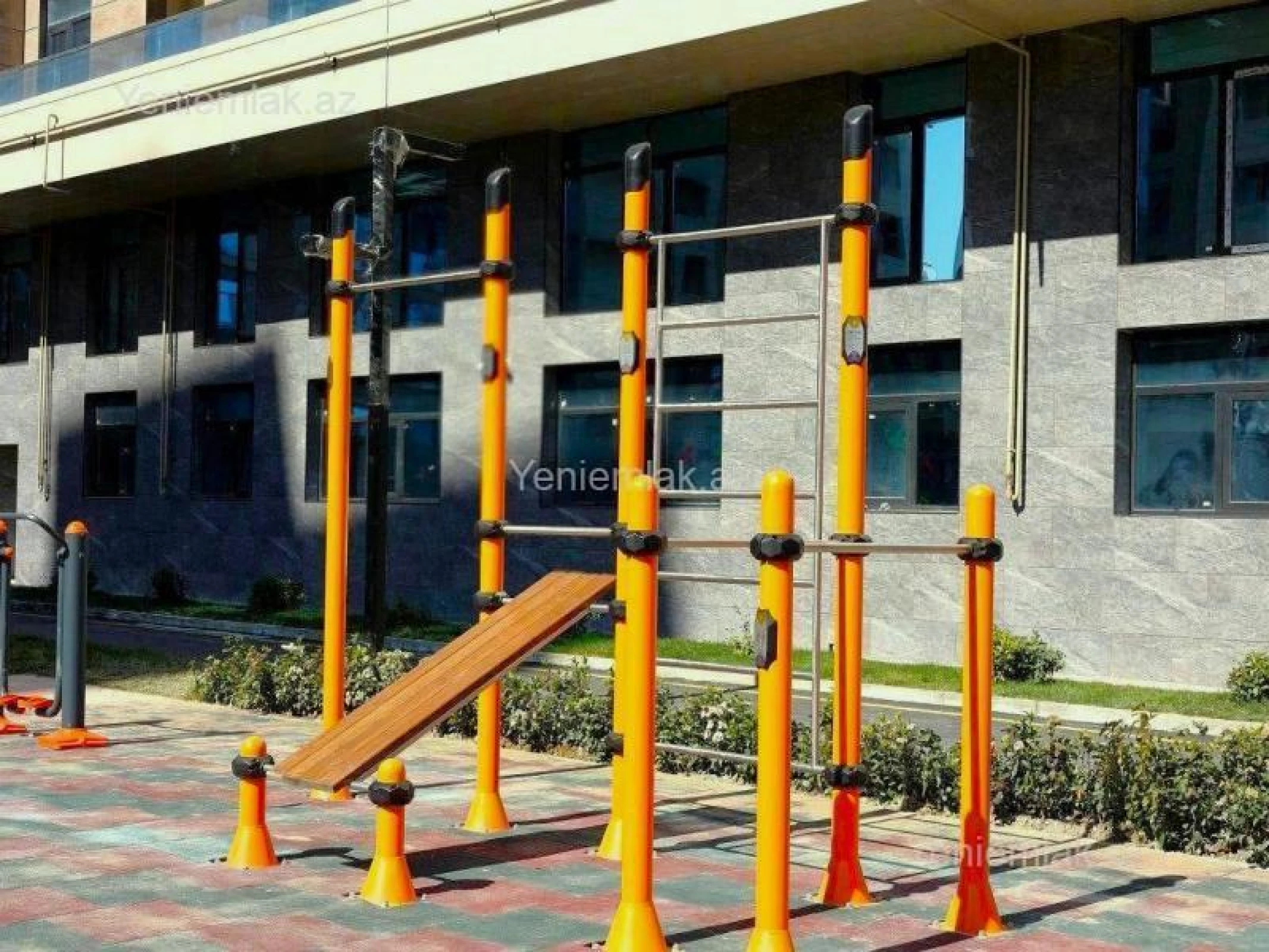 Satılır 3 otaqlı yeni tikili 100 m²