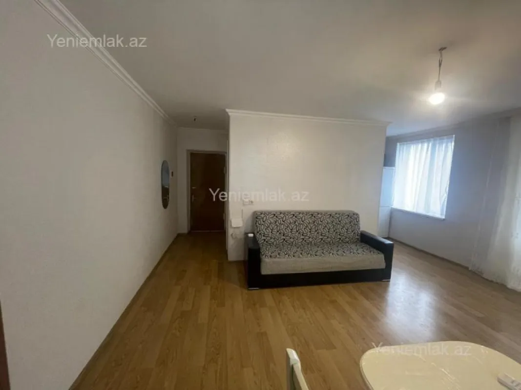 Satılır 1 otaqlı köhnə tikili 35 m²