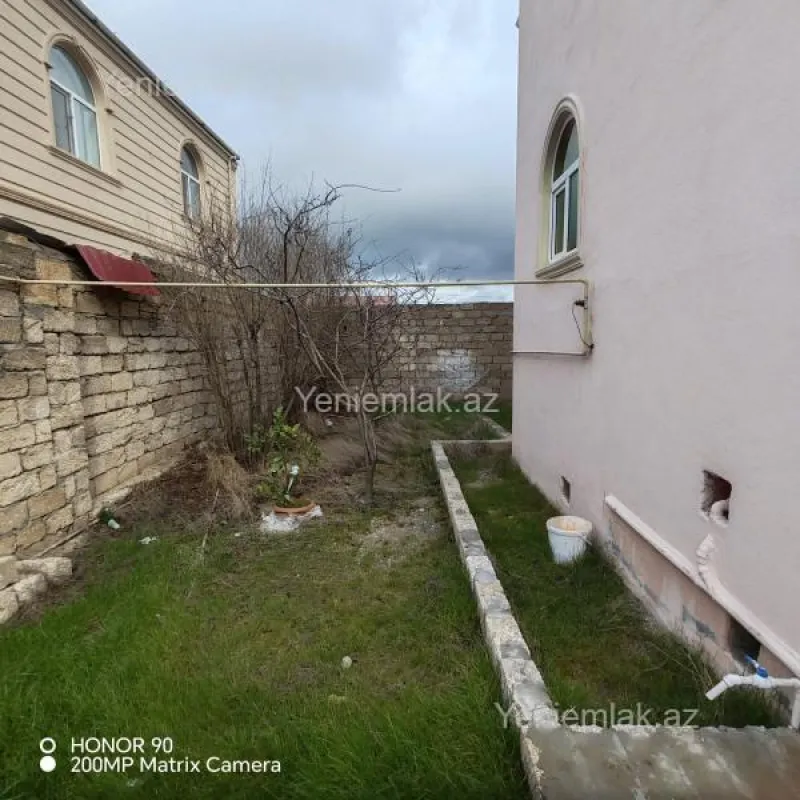 Satılır 4 otaqlı həyət evi 160 m²