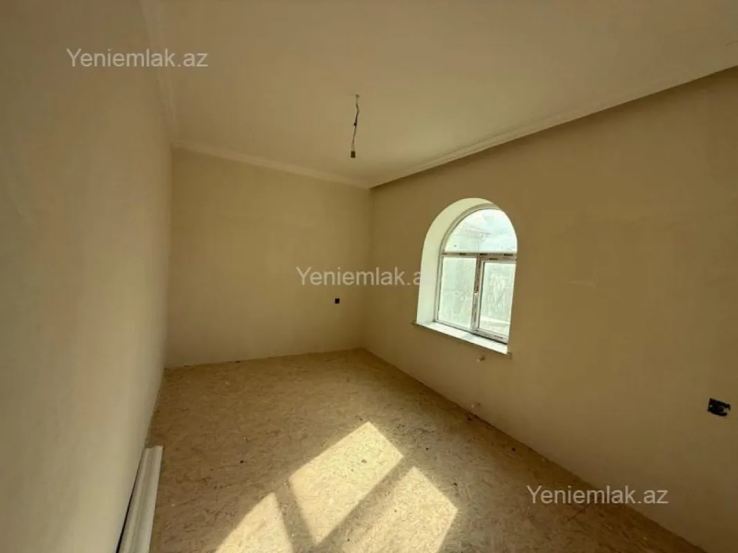 Satılır 4 otaqlı həyət evi 160 m²