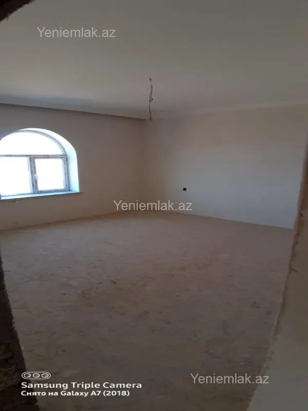 Satılır 4 otaqlı həyət evi 160 m²