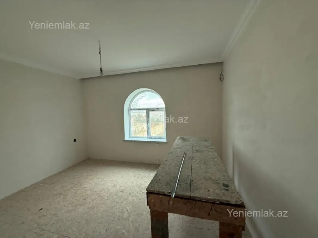 Satılır 4 otaqlı həyət evi 160 m²