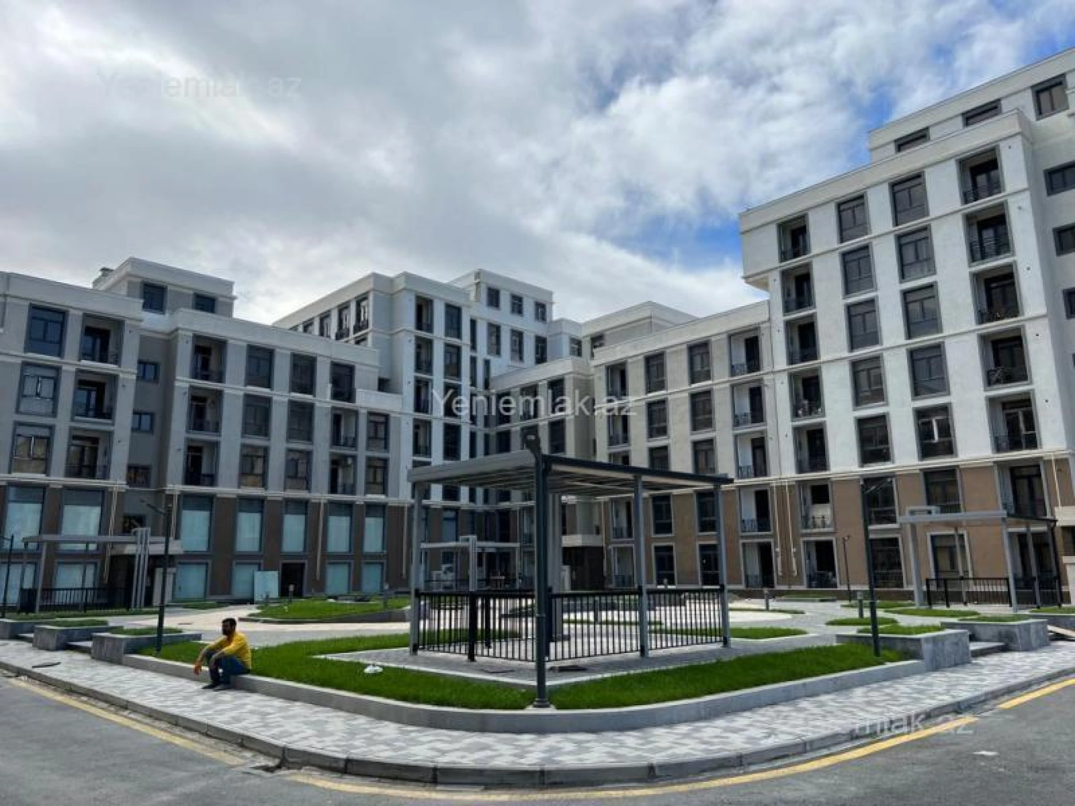 Satılır 3 otaqlı yeni tikili 92 m²