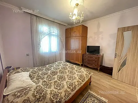 Satılır 5 otaqlı həyət evi 165 m²