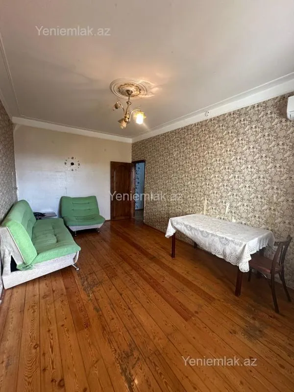 Satılır 3 otaqlı köhnə tikili 80 m²