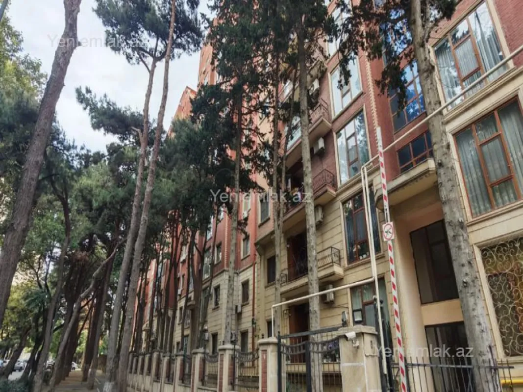 Satılır 4 otaqlı yeni tikili 186 m²