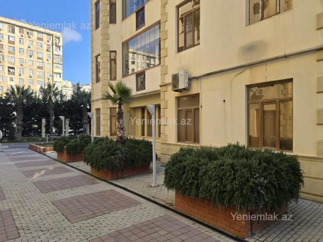 Satılır 5 otaqlı yeni tikili 230 m²