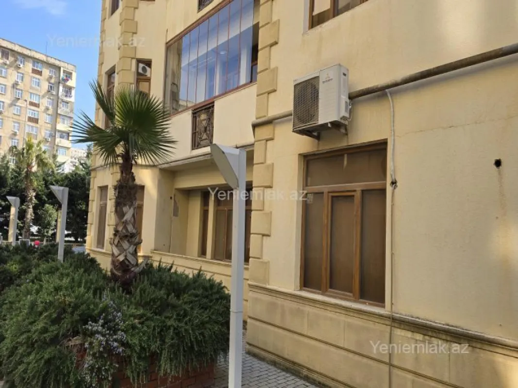 Satılır 5 otaqlı yeni tikili 230 m²