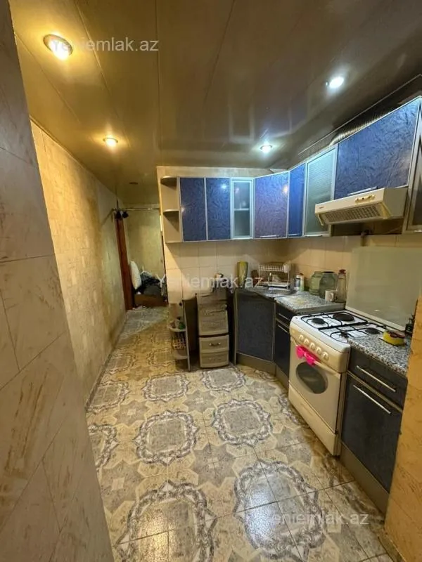 Satılır 2 otaqlı köhnə tikili 50 m²