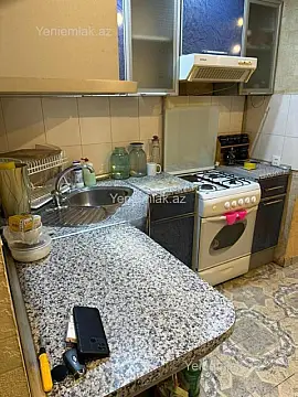 Satılır 2 otaqlı köhnə tikili 50 m²
