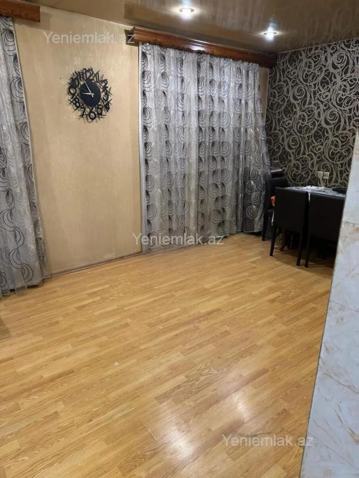 Satılır 2 otaqlı köhnə tikili 50 m²