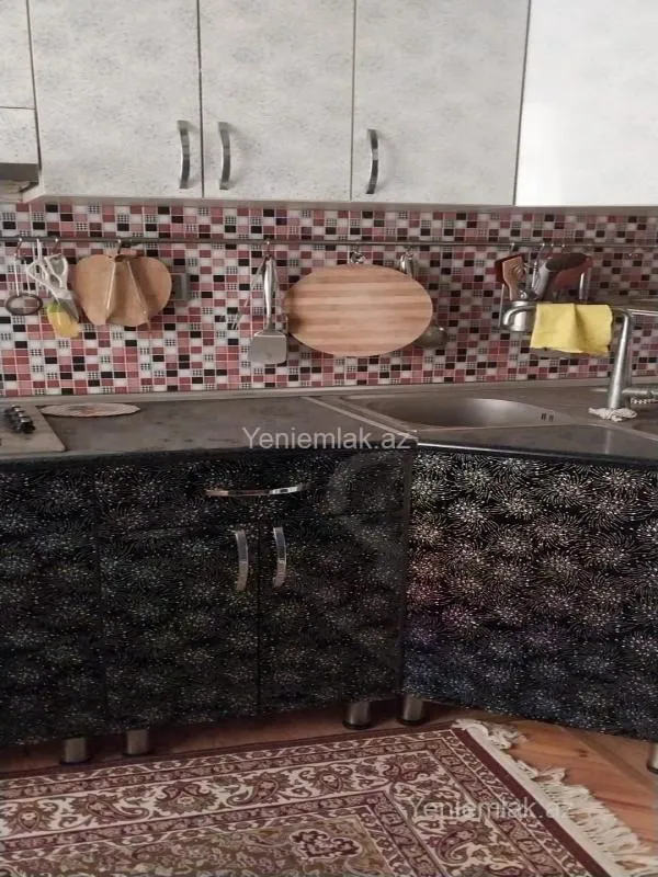 Satılır 3 otaqlı köhnə tikili 85 m²