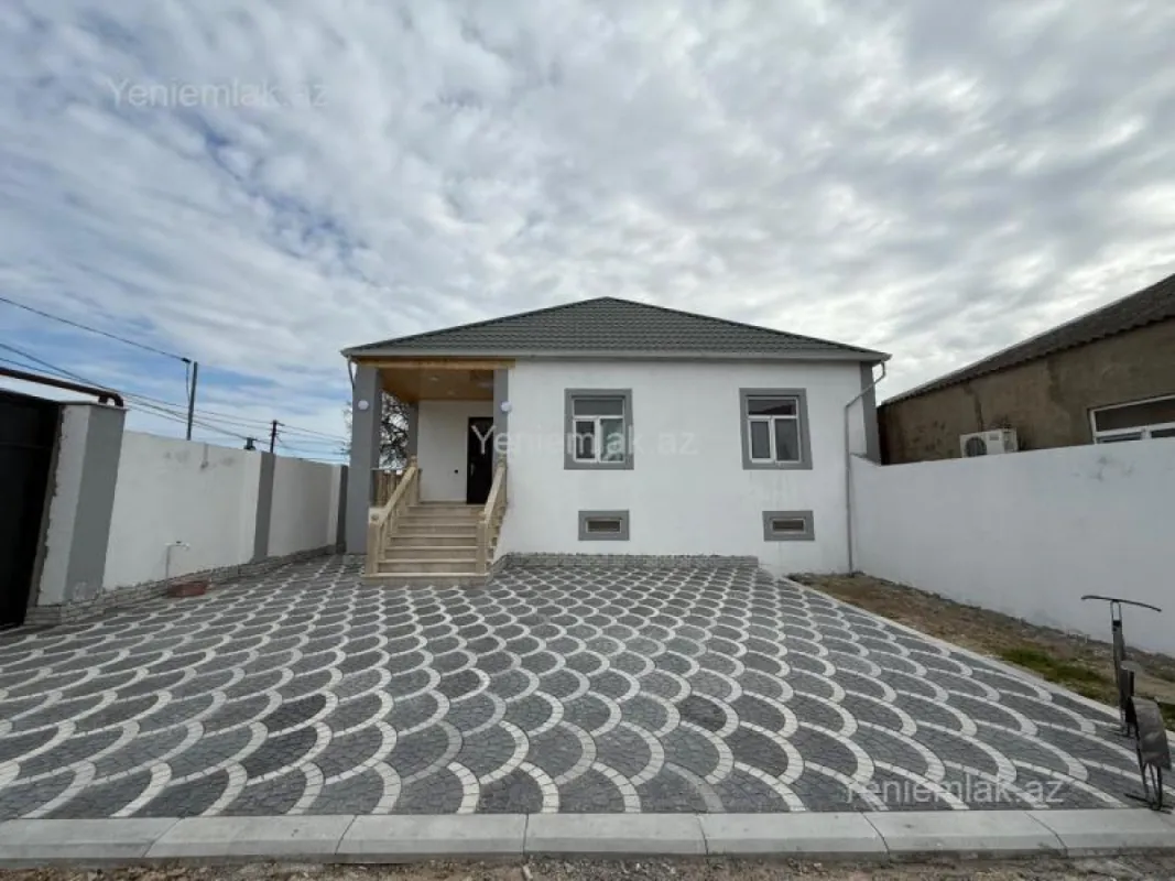Satılır 4 otaqlı həyət evi 120 m²
