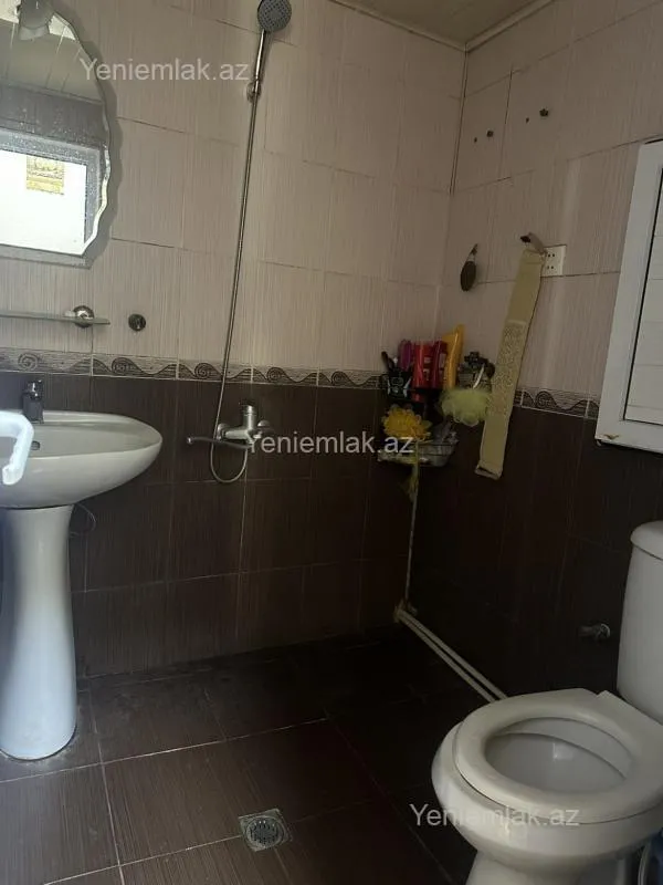 Satılır 2 otaqlı köhnə tikili 66 m²