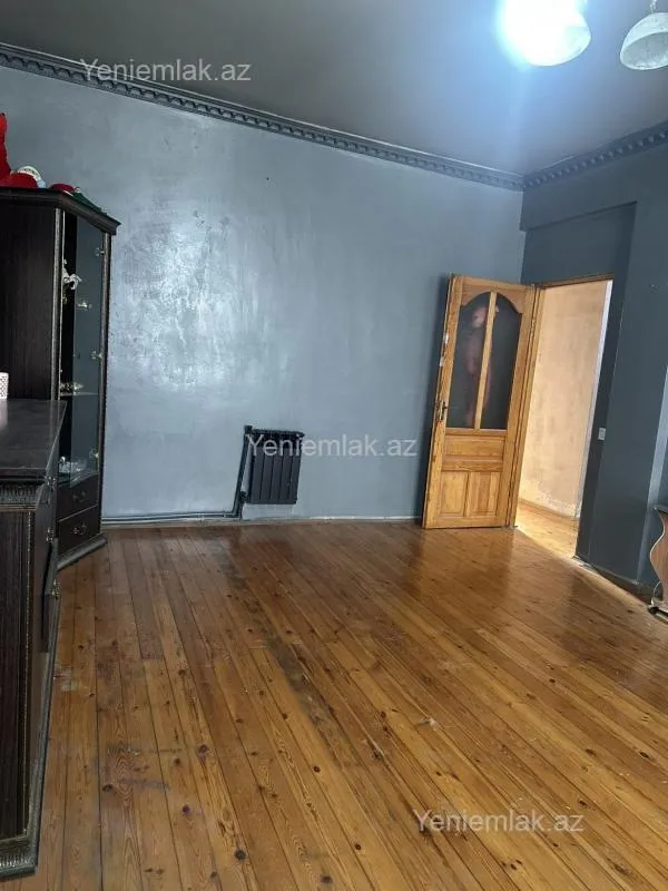 Satılır 2 otaqlı köhnə tikili 66 m²
